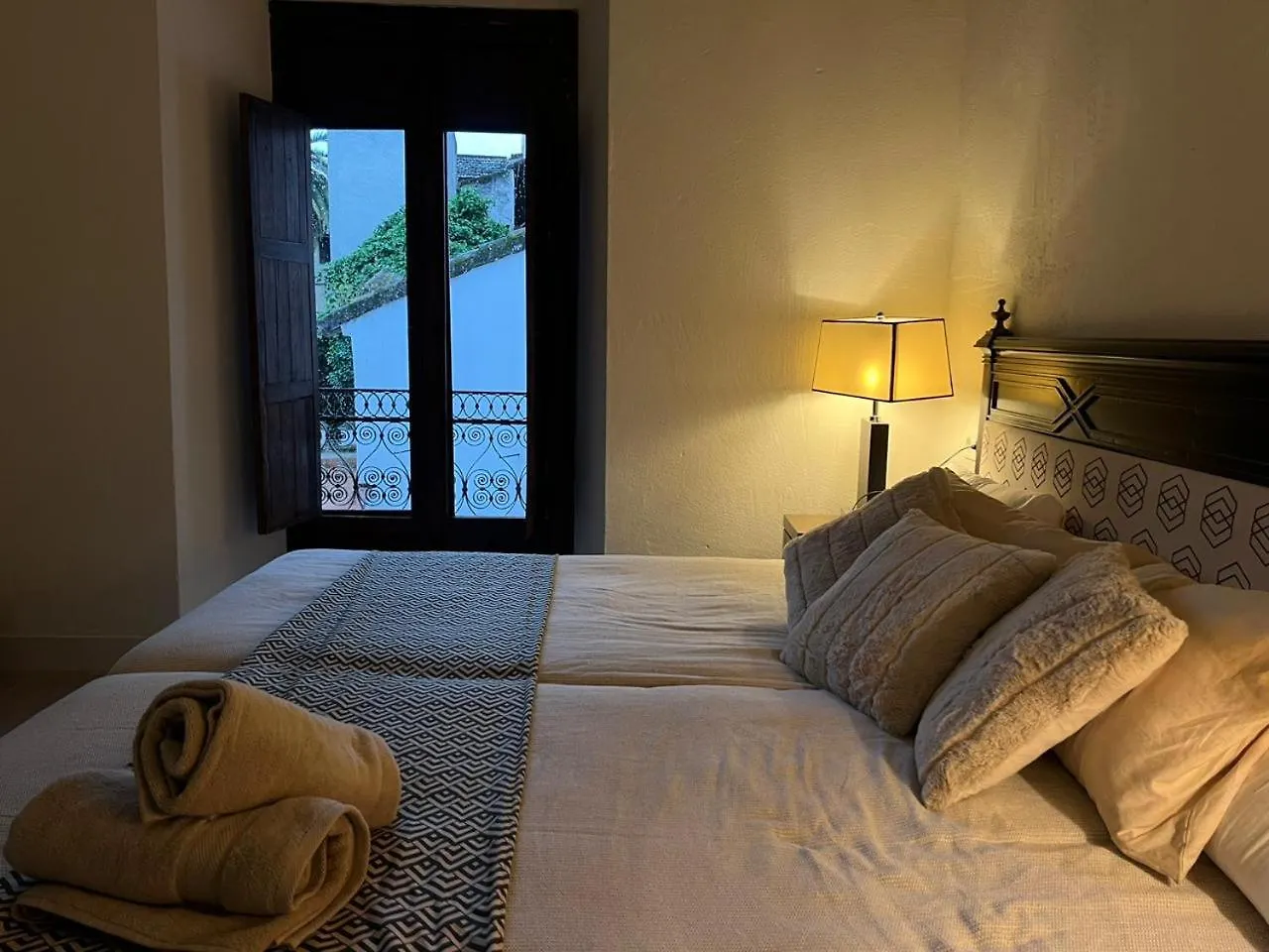 Palacio De Los Angulo Casa Historica En El Centro De قرطبة 0*,